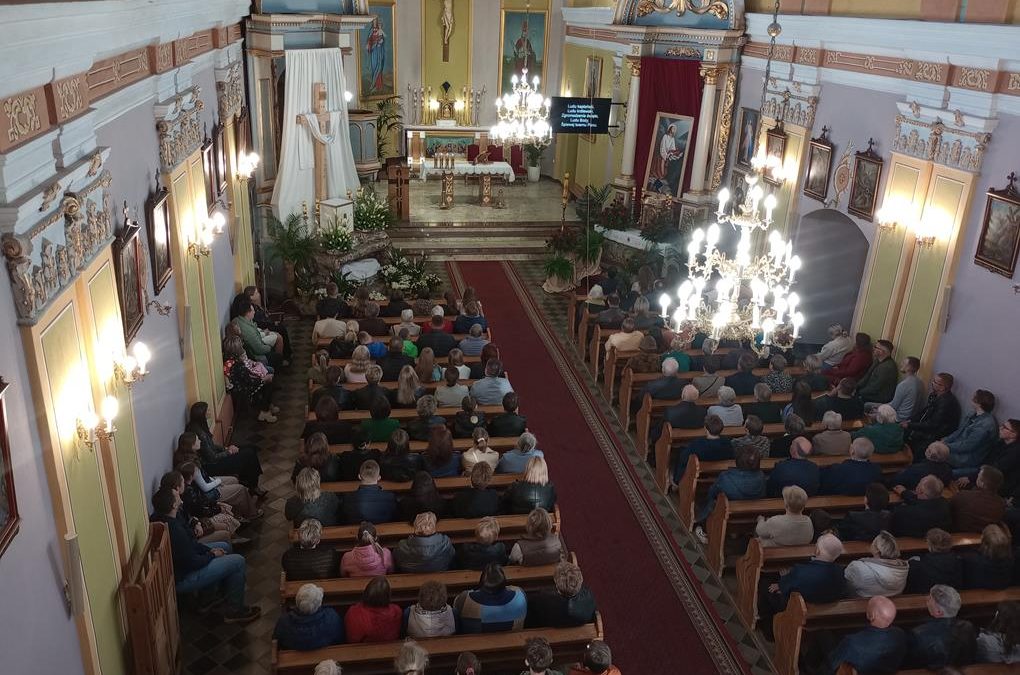 TRIDUUM PASCHALNE W HARCIE