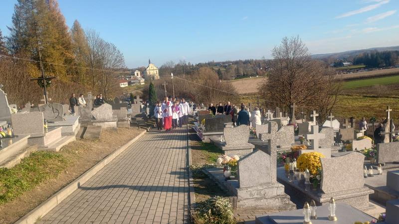 Kwesta na Cmentarzu Parafialnym w Harcie – Pamięć, która trwa